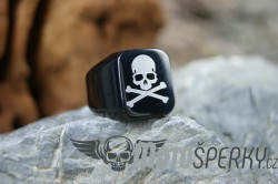 PRSTEN Z CHIRURGICKÉ OCELI SKULL BLACK