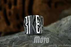 PRSTEN Z CHIRURGICKÉ OCELI BIKER SILVER